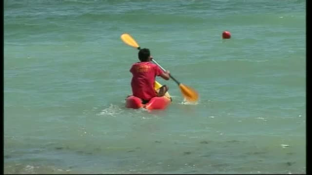 Cod rosu pe litoral. Un barbat a fost la un pas de moarte, dupa ce a salvat doi copii de la inec