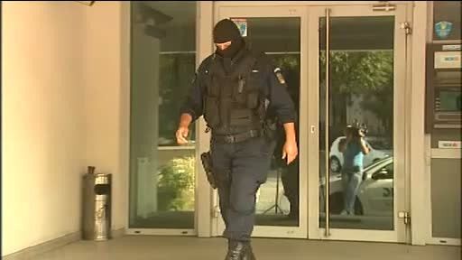 Operatiune anti-evazune fiscala de amploare la filialele BCR. 21 de angajati, ridicati de DIICOT