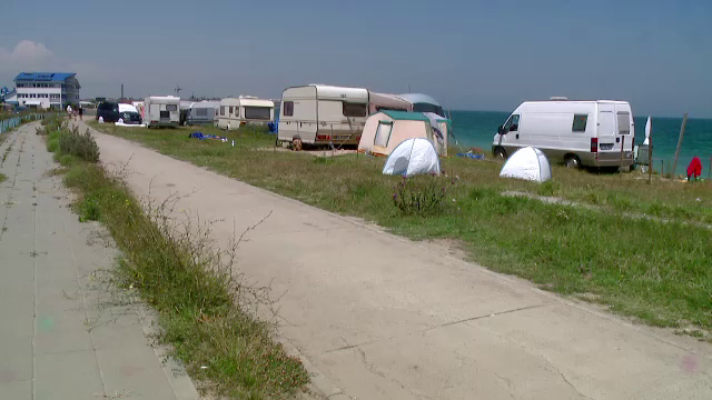 Plajele 2 Mai si Vama Veche au ajuns orase de vacanta. Cat te costa un concediu la mare cu rulota