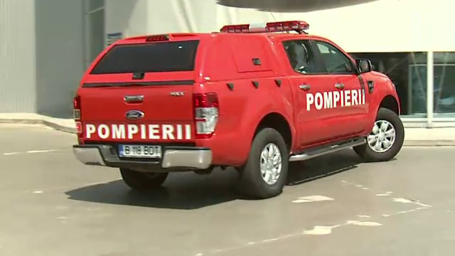 Cum arata noua masina a pompierilor din Capitala, singura care incape pe strazile din Centrul Vechi