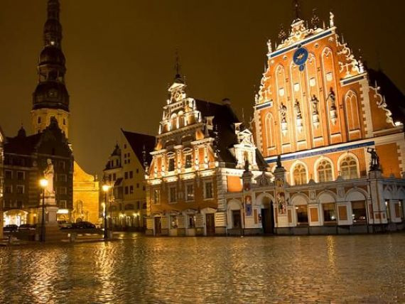 Devine al 18-lea membru al zonei euro. Tara care adopta moneda unica de la 1 ianuarie 2014