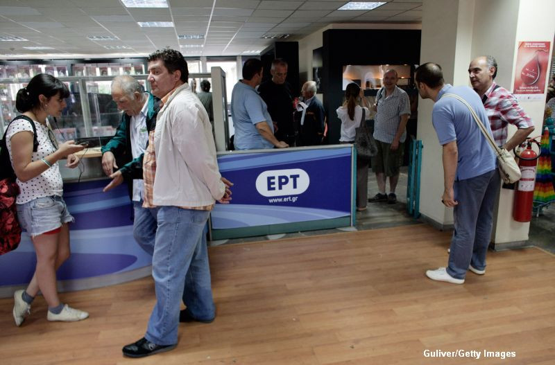 Televiziunea publica din Grecia si-a reluat emisia miercuri, dar nu difuzeaza inca programe