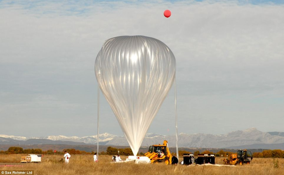 Balonul cu heliu care va duce turistii in stratosfera. Cat va costa sa ajungi la 36 km. altitudine