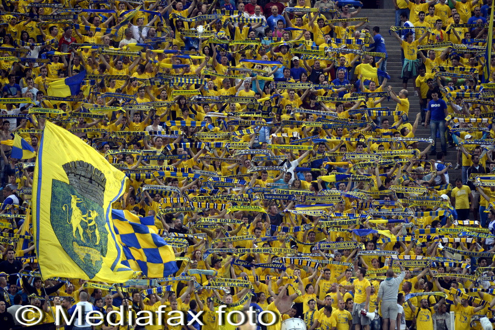 RECONSTITUIREA politiei. Cum ar fi murit fanul Petrolului, care a cazut din trenul spre Bucuresti