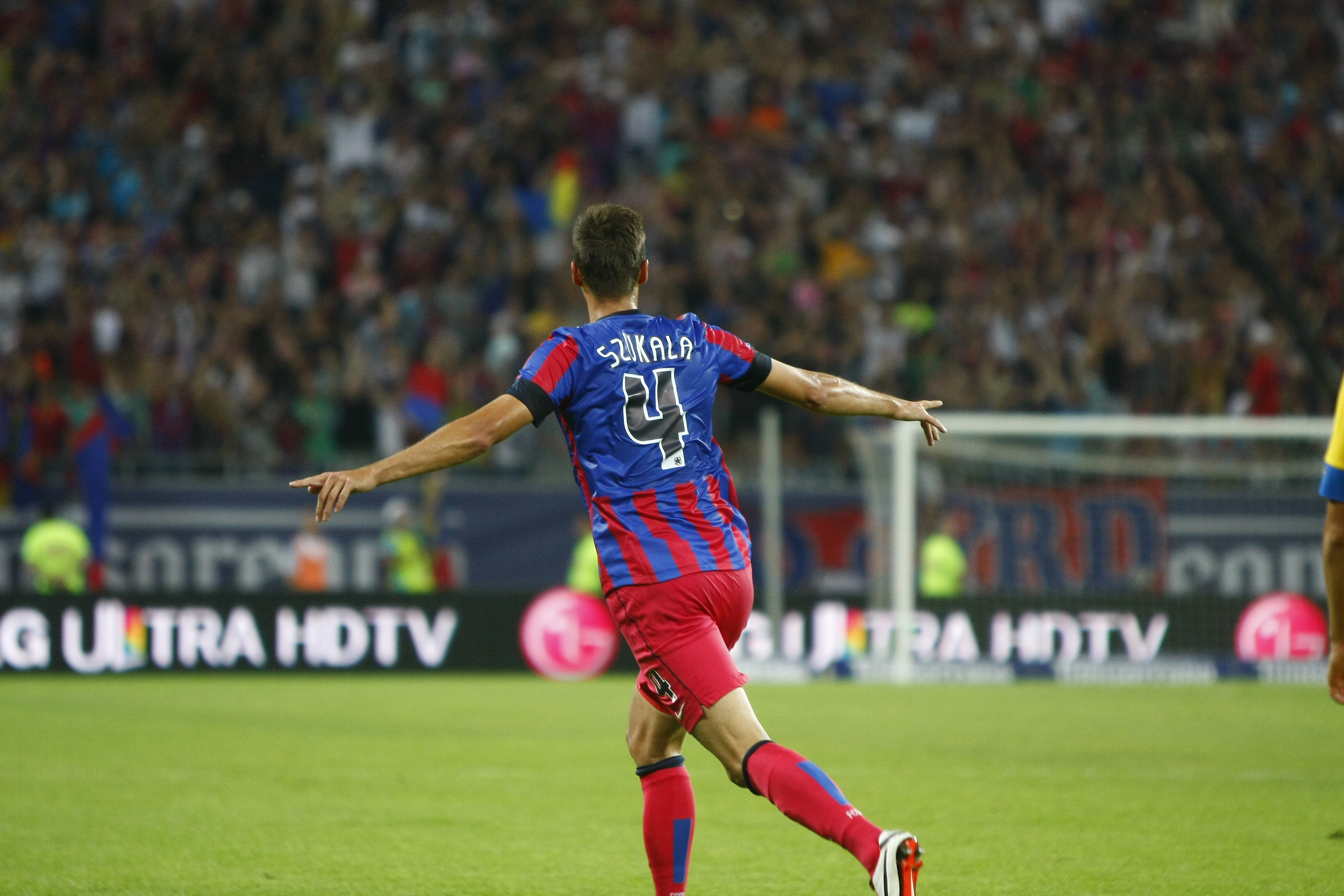 Aproape 3 milioane de romani au urmarit meciul dintre Steaua Bucuresti si Vardar Skopje la ProTV