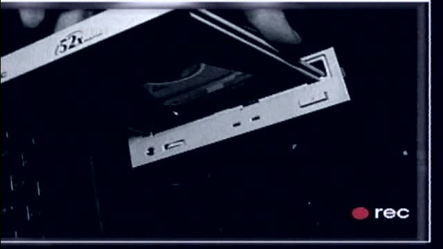 Un barbat din Sibiu risca 10 ani de inchisoare pentru imaginile pornografice din calculator