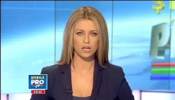 Incendiu si pericol de explozie in Piata Catedralei din Arad. O rulota a fost mistuita