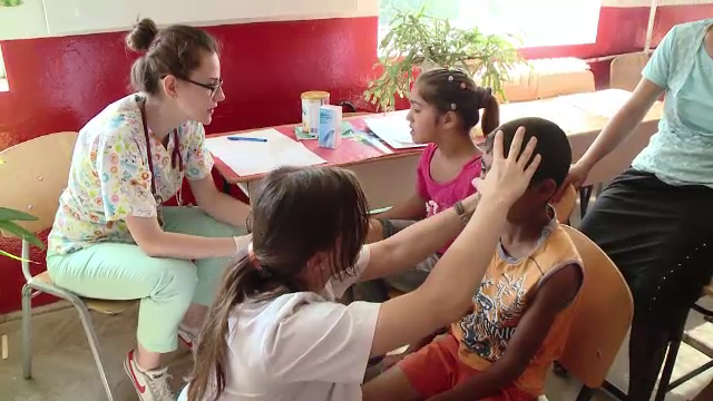 Locuitorii unui sat din Covasna au mers pentru prima data la medic,cu ajutorul unui proiect OvidiuRo