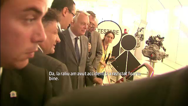 Prim-ministrul Frantei, aflat in vizita oficiala in Romania, a testat noul Renault Electric Zoe