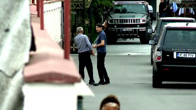 Mama fratilor Ioan si Victor Becali a fost inmormantata. 200 de persoane, prezente la ceremonie