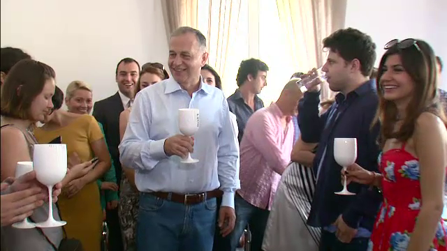 Mircea Geoana a implinit duminica 55 de ani. Ce surpriza i-a facut familia de ziua sa