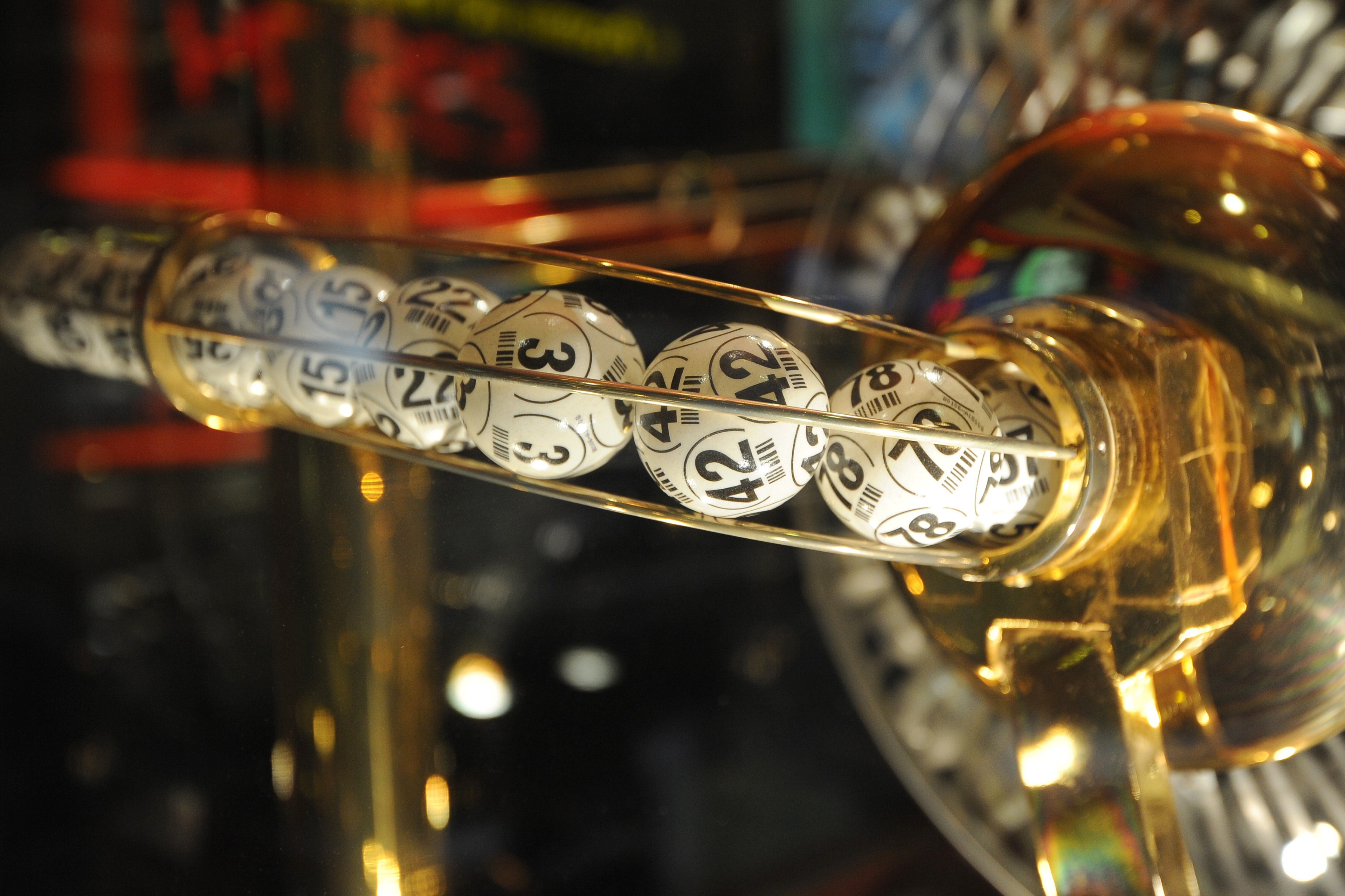 LOTO 6/49. Un roman din Galati a castigat premiul de peste 11 mil euro cu un bilet de 16.9 lei