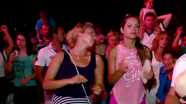 Concert pe plaja. Tudor Chirila, Smiley, Voltaj si Directia 5 au adunat peste 20.000 de fani