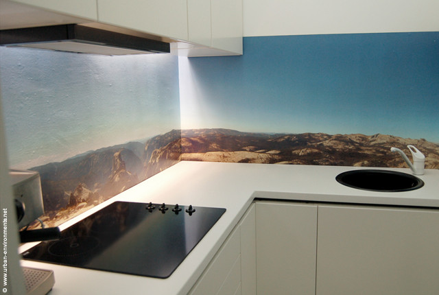 "Este nepoliticos sa mananci de fata cu cineva care nu mananca!" Reguli pentru consumarea alimentelor la birou: