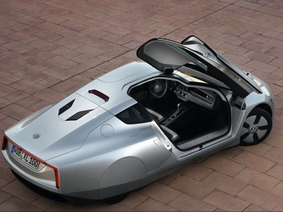 Volkswagen rezolva problema benzinei scumpe. Lanseaza masina care consuma 0,9 litri la 100 km. VIDEO