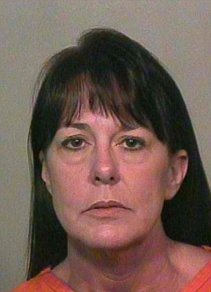 A pierdut tot ce avea, din cauza unei aventuri. Intre ea si amant este o diferenta de 31 de ani