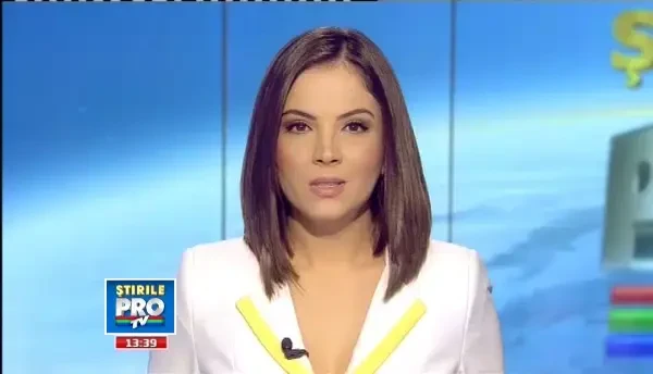 Atmosfera de basm la Deva. Domnite si cavaleri au dansat pe acorduri de vals la Balul Operei. VIDEO