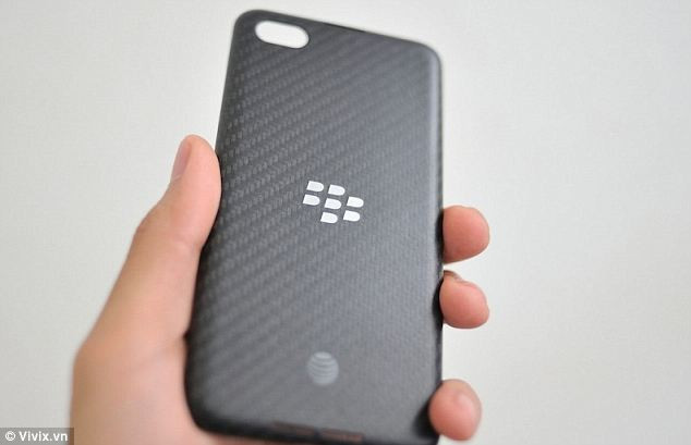 Imperiul BlackBerry a fost scos la vanzare. Microsoft sau Lenovo, pe lista de potentiali cumparatori