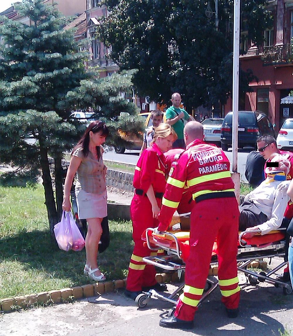 Batran lovit de masina pe trecerea de pietoni, in Arad. Afla ce spun martorii