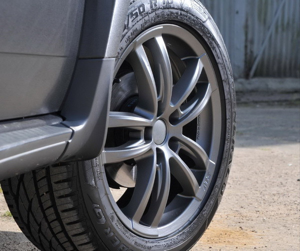 S-a lansat cea mai scumpa Dacie din lume. Fotografii oficiale