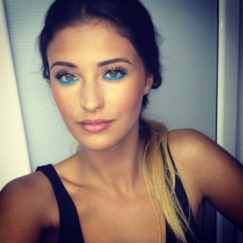 Antonia, filmata in timp ce inhala heliu dintr-un balon. Care sunt efectele acestui gaz asupra sarcinii