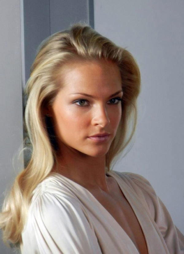 Barbatii, muti de uimire in fata frumusetii ei si uluiti cand afla cu ce se ocupa. Cine este Daria