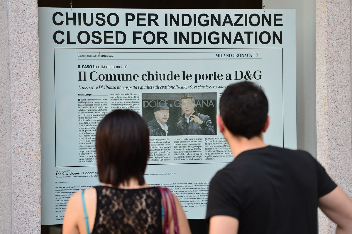 Creatorii Dolce&Gabbana au luat o decizie istorica. Celebrul brand de moda isi inchide magazinele