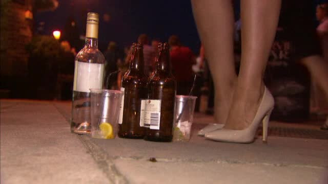 O tara intreaga nu i-a inteles gestul. A cedat custodia fiicei sale pentru a putea sa bea in liniste