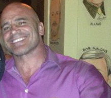 Si-a prezentat noua iubita prietenilor, iar acestia au ras de el. Cum arata femeia. FOTO