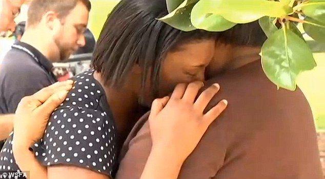 Plange incontinuu, dupa ce i s-a furat poseta: "Nu vreau inapoi decat un lucru din ea". FOTO