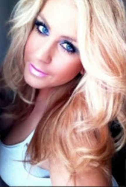 S-a indragostit de ea in club, dar a ramas blocat cand i-a vazut buletinul. Cum arata pana acum 1 an