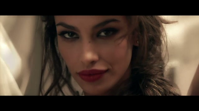 Mesajul publicat de Madalina Ghenea pe Facebook dupa ce s-ar fi certat cu Gerard Butler in Romania