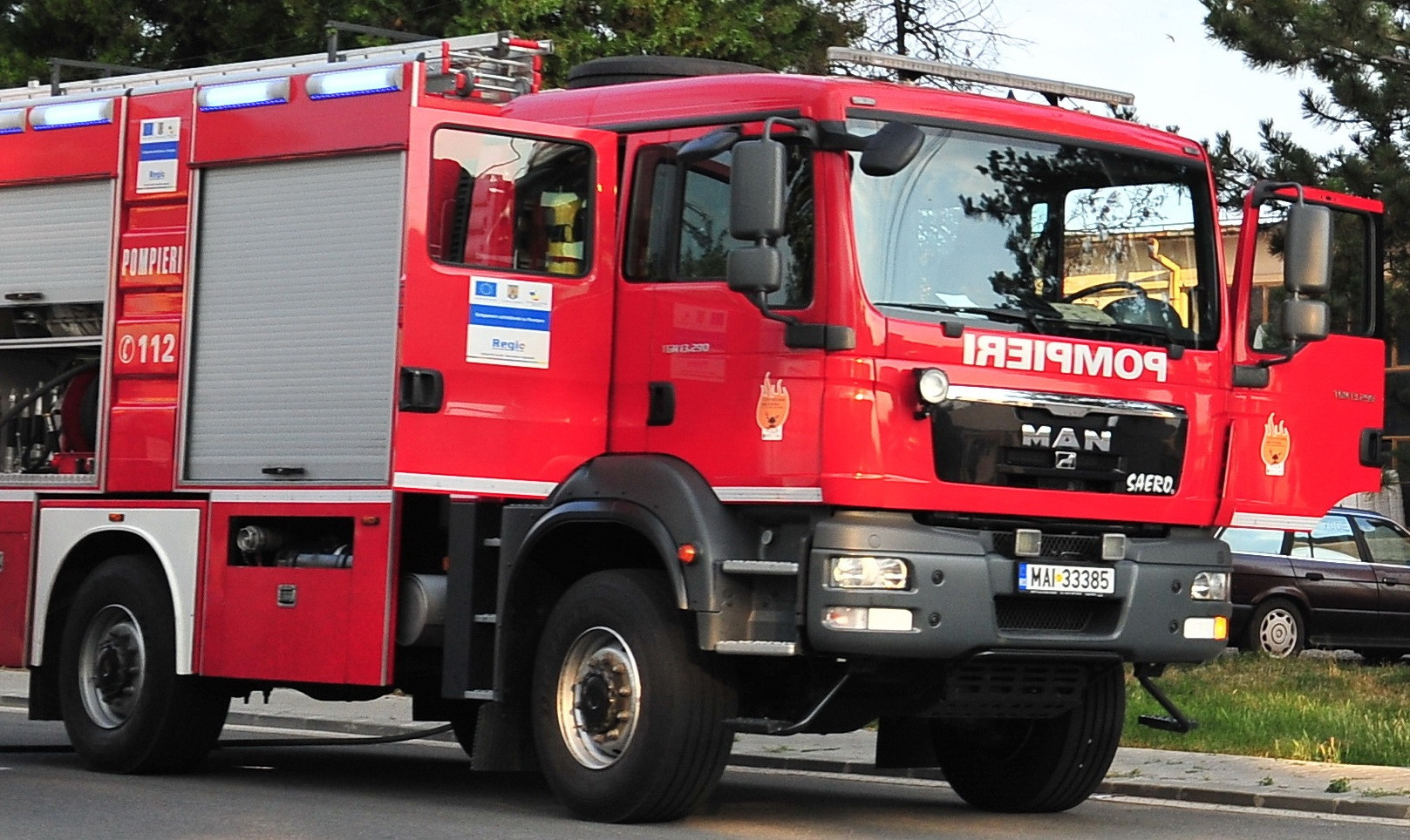 Incendiu la o fabrica de cherestea. Pompierii s-au luptat ore in sir cu flacarile