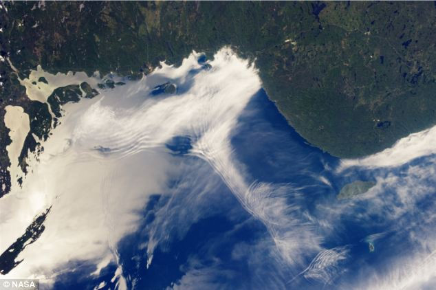 Prima fotografie a undelor gravitationale, fenomenul atmosferic imposibil de vazut de pe Terra