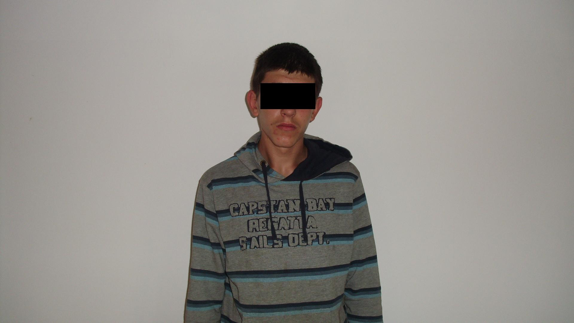 Au furat banii cu tot cu casa de marcat. Isprava unor minori care sunt cercetati penal pentru furt