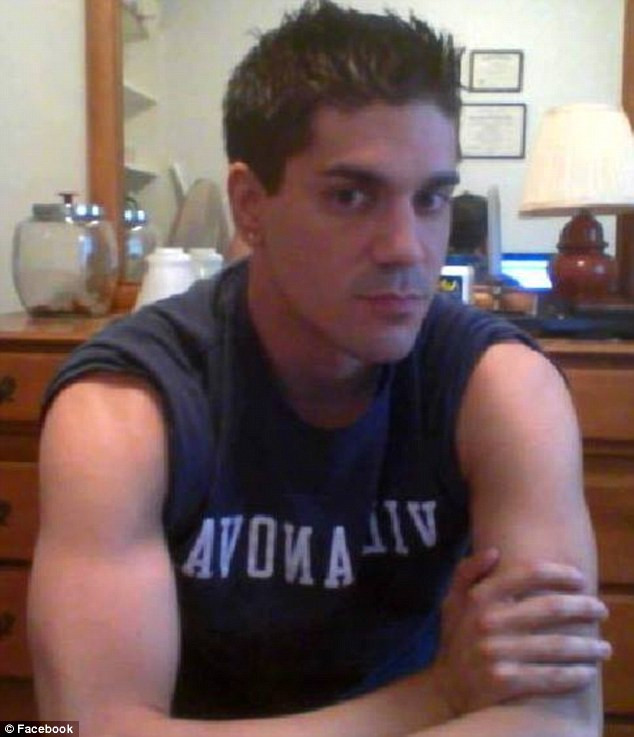 "Cat de disperat sa fii?". Ce fotografie a atasat unei cereri de angajare un absolvent de drept