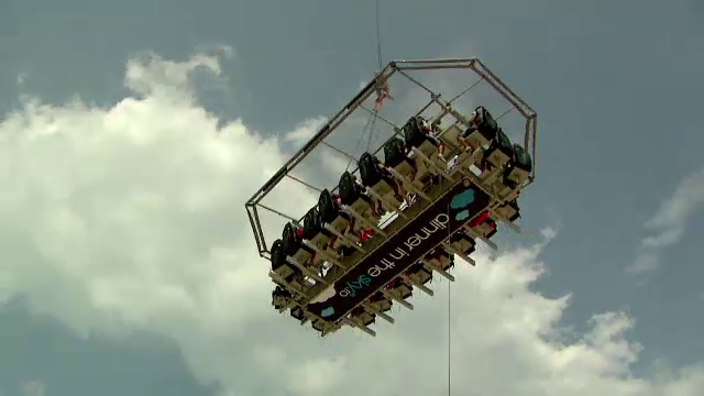 Restaurantul plutitor din Mamaia, incercat de Radu Mazare. Cat costa sa iei cina "in cer"