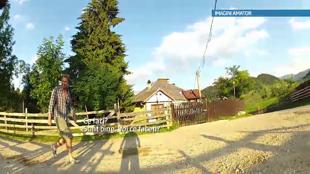 "Am vrea sa facem o poza cu tine." Replica oferita de Gerard Butler acestor turisti romani