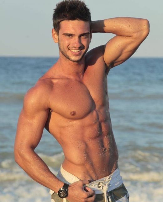 Dorian Popa spune cum a ajuns sa cante in LaLa Band. Cum arata acum 3 ani, inainte sa devina vedeta