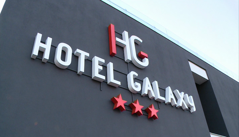 (P) Spectacol autentic marca Ferrari la inaugurarea Hotelui Galaxy si Pizzeriei Stop&Go!