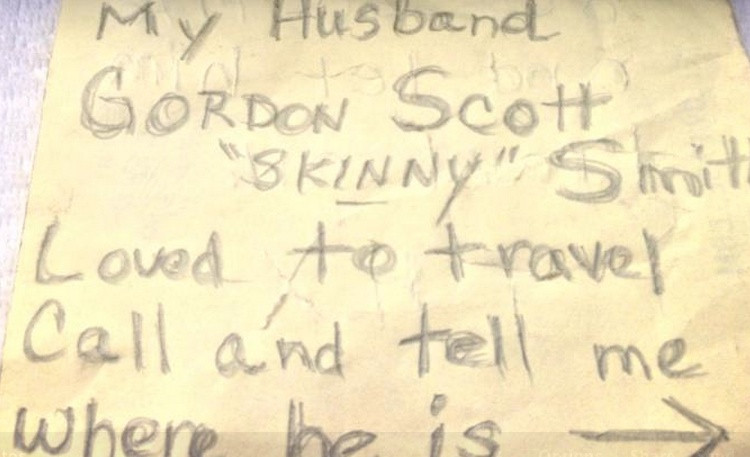 Sotia isi onoreaza sotul decedat. Face dupa moarte ceea ce i-a placut cel mai mult cand era in viata