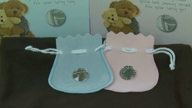 Britanicii se grabesc sa cumpere produse identice cu cele folosite pentru printul George