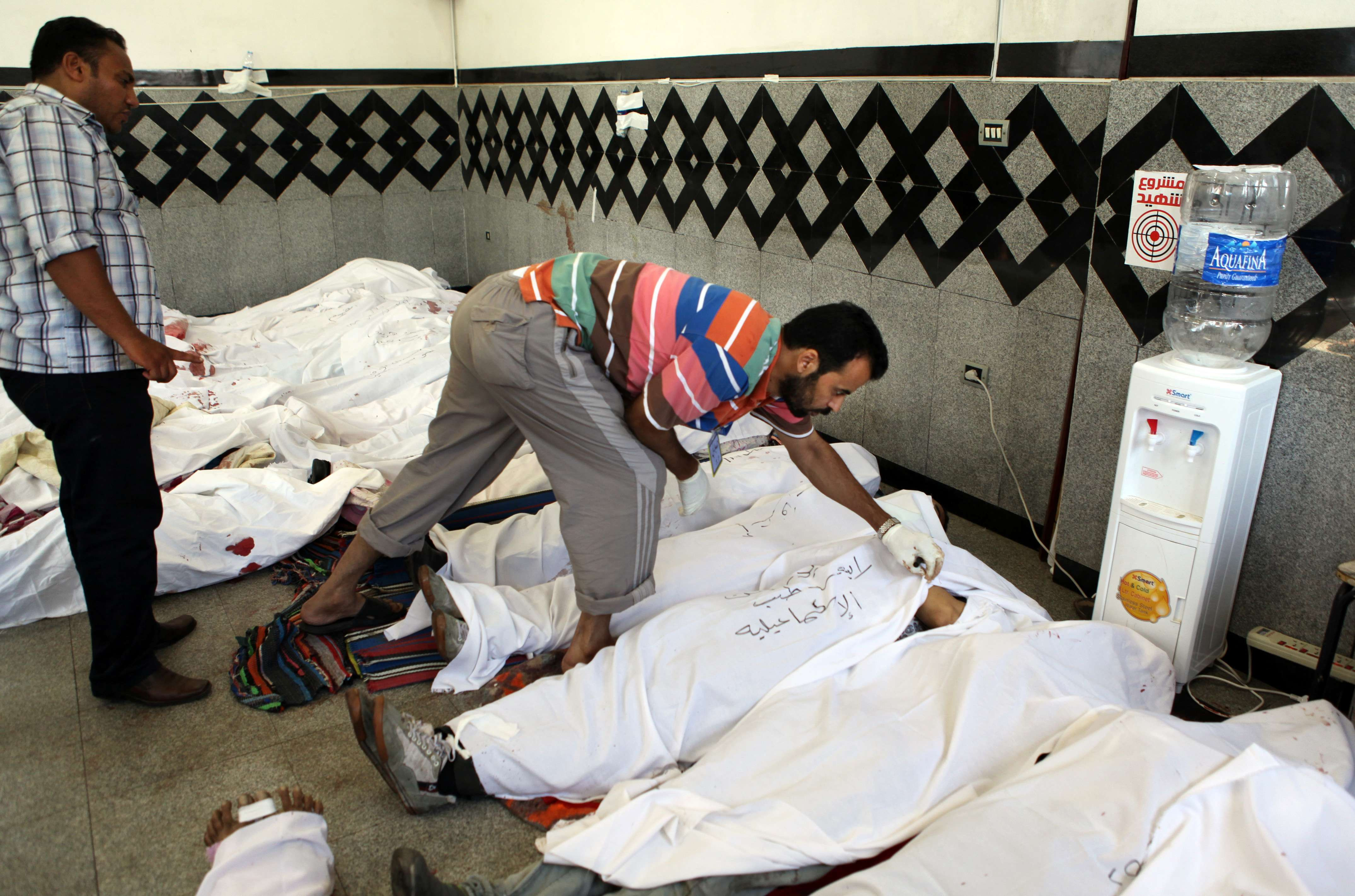 Marturii din Cairo:"Am rugat familiile sa ajute la autopsie. N-avem loc in frigidere pentru cadavre"