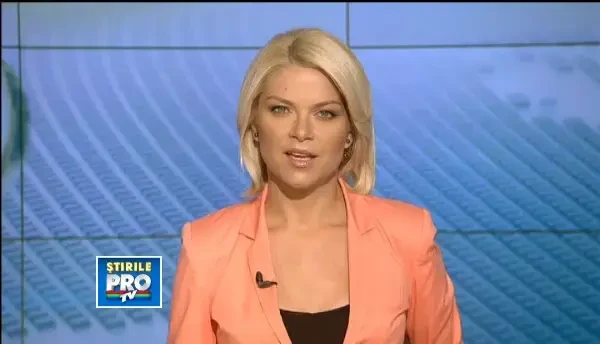 Piscine cu spuma, sampanie si atmosfera ca-n Ibiza: cum s-au distrat tinerii ramasi in Capitala