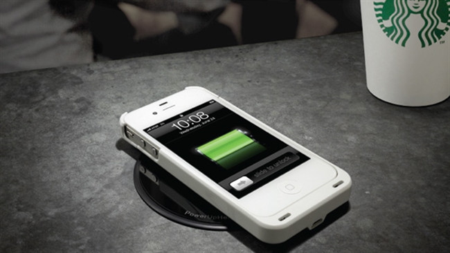 Cea mai noua miscare facuta de Starbucks: panourile care incarca telefoanele mobile