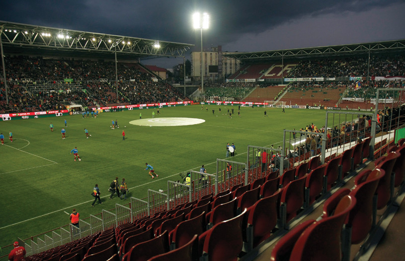 CFR si-a pierdut si suporterii. Fanii par a nu avea incredere in noul proiect al lui Paszkany