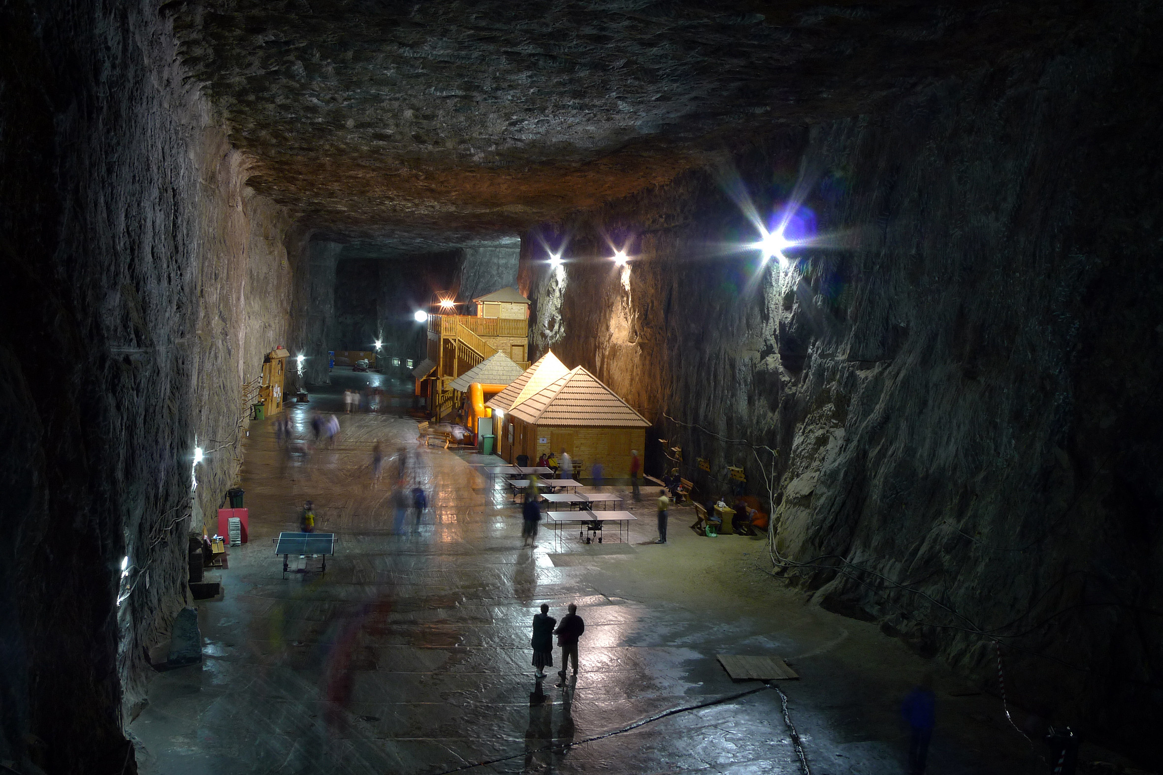 Aproape 500 de persoane, evacuate din Salina Praid dupa ce in zona de tratament s-a infiltrat fum