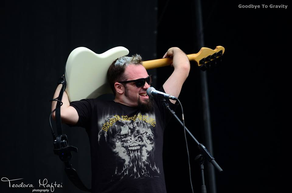 Bucurestenii de la Goodbye To Gravity canta in deschiderea concertului Arch Enemy