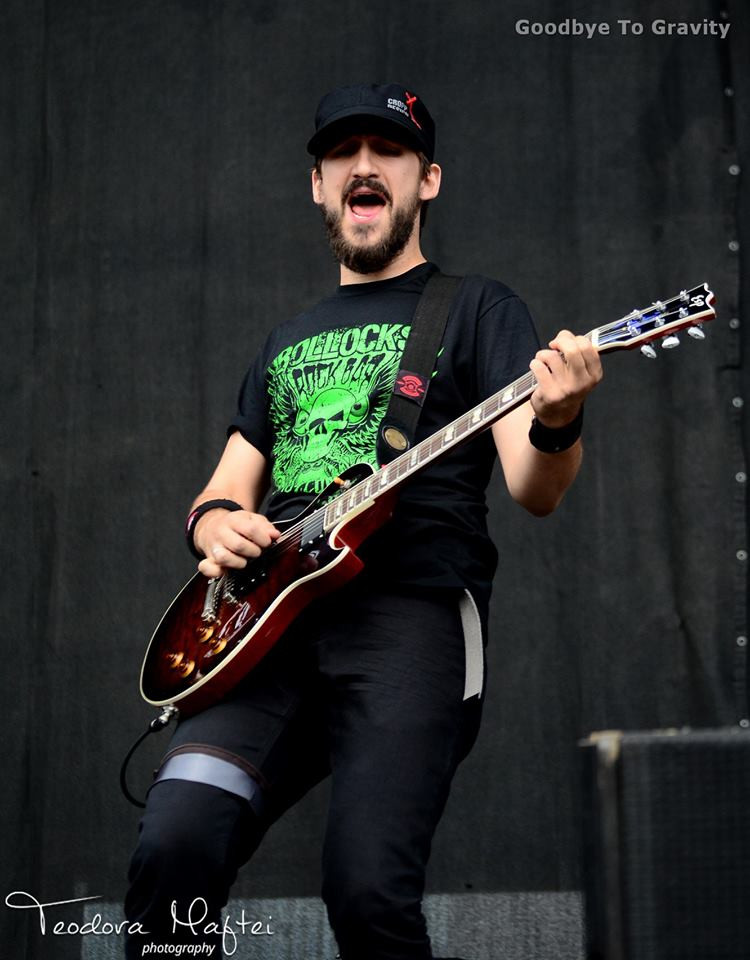 Goodbye to Gravity, emoționant. Chitara lui Mihai Alexandru de la concertul din Colectiv a ajuns la copii