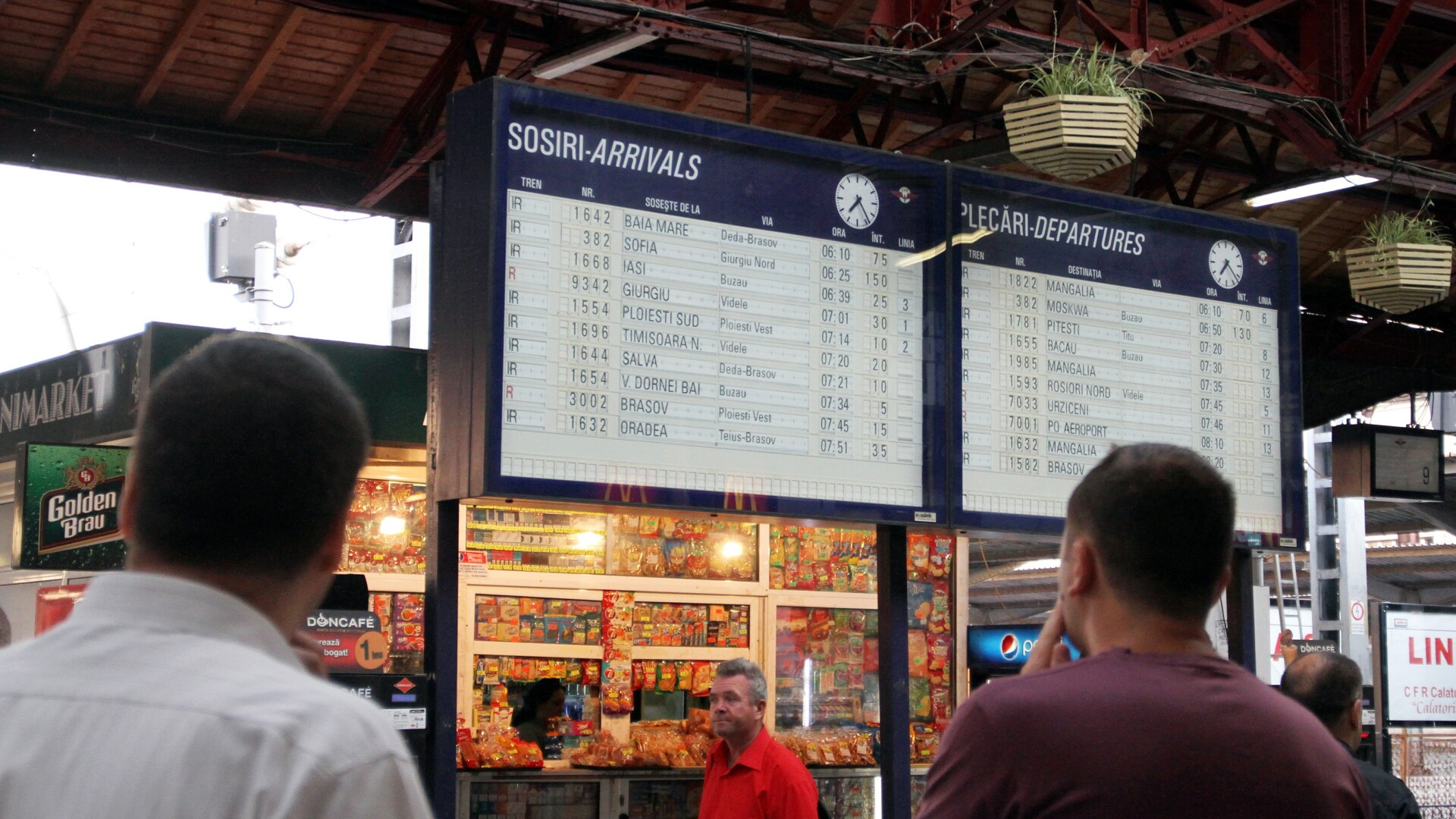 ZF: Cum a fost "reabilitata" Gara de Nord de catre seful CFR SA, care are un salariu de 9.000 euro